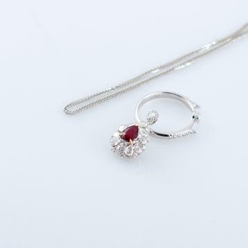 Halsketting - 18 karaat Witgoud - 1.89ct. tw. Robijn -