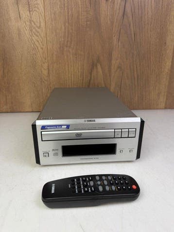 Yamaha - DVD-E600 Midi-Sized DVD/CD/VCD/MP3 Lecteur de CD