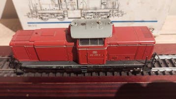 Märklin H0 - 3072 - Diesellocomotief (1) - BR 212 donkerrode