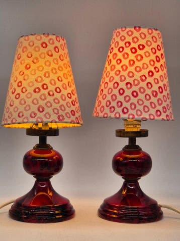 Paar Tischlampen – Keramikfuß mit marmorierter Glasur und