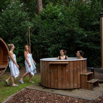 €250 korting op jouw hottub + gratis bubbelsysteem twv €620!, Nieuw, Vast
