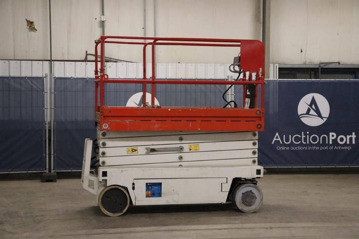 Veiling: Schaarlift Iteco IT10090 Elektrisch 12m 2014, Articles professionnels, Machines & Construction | Ascenseurs, Échafaudages & Échelles