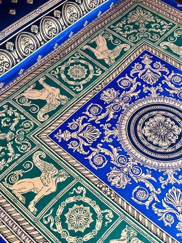 Klassieke sprei met gevleugelde muzen en renaissancistisch