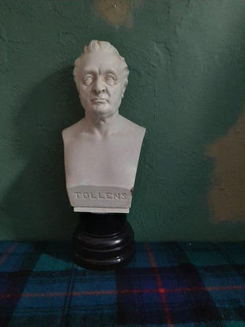 Ana Lucia B.M - sculptuur, Buste van de neferlandse dichter