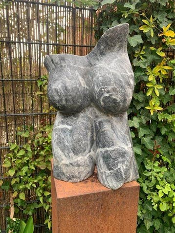 sculptuur, Vrouwelijk beeld - 46 cm - Marmer