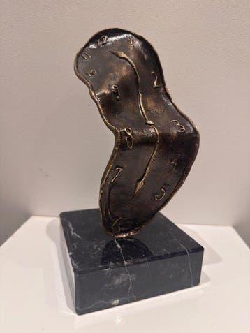 sculptuur, Figura z brzu rzeba wg Salvador Dali zegar - 25