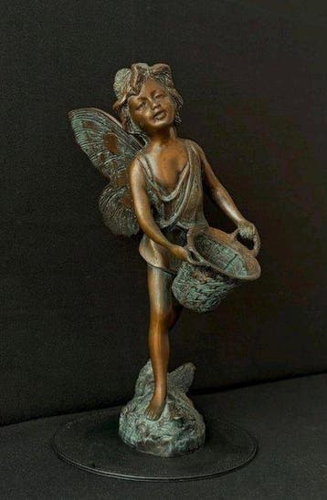 sculptuur, Bronzestatue  Elfe mit Korb  - 42 cm -