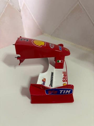 1:5, 1:8 - Voiture miniature - Ferrari F2002 ala anteriore +