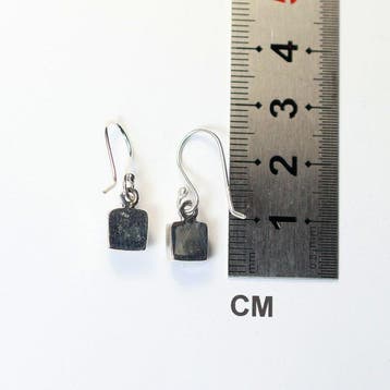 Ethiopisch opaal / Welo-opaal 2 oorhangers / cabochon /