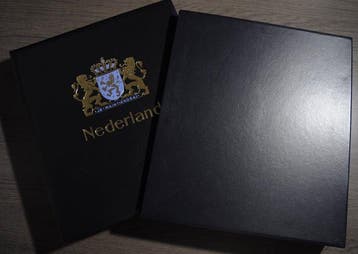 Accessoires Nederland - 3 lege luxe DAVO albums met, Gestempeld