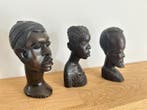 3 handgeschnitzte afrikanische Holzskulpturen – Tribal