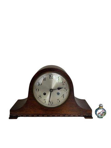 Klok - - Eik - 1920-1930 - Napoleon-Hat Mantel Clock