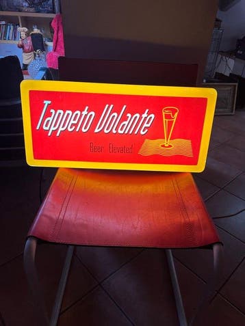 Vliegend Tapijt - Reclamebord met achtergrondverlichting -, Antiek en Kunst