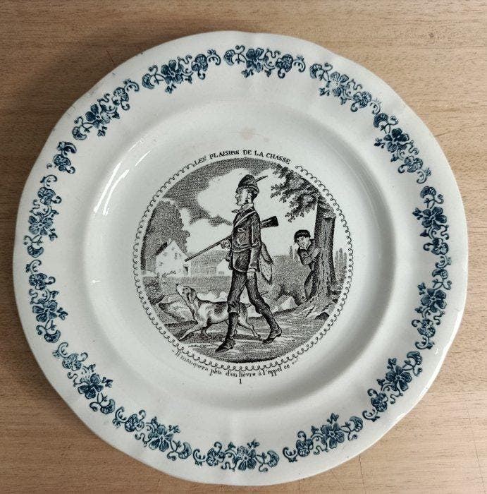 Longwy - Serveerschaal (12) - Les plaisirs de la chasse -, Antiek en Kunst, Antiek | Glaswerk en Kristal