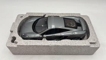 Autoart 1:18 - Modelauto - McLaren 12C Silver - (cod.D15), Nieuw