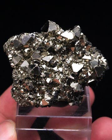 (CLASSIQUE PÉRUVIEN) PYRITE DORÉE Spécimen - Hauteur : 4.8, Collections