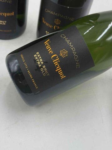 Veuve Clicquot, Extra Old - Champagne Extra Brut - 3 Flessen, Verzamelen, Nieuw
