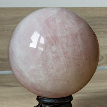Rozekwarts Fijn gepolijste grote rozenkwartsbol - Hoogte: