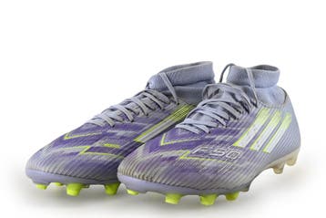 Adidas Voetbalschoenen in maat 42 Overig, Vêtements | Hommes, Chaussures, Verzenden