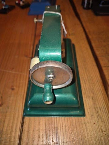 M - Jouet Machine à coudre jouet - 1950-1960