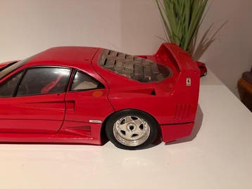 Pocher 1:8 - Voiture miniature - Ferrari F40