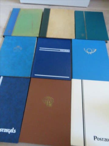 Stockbooks - 9 albums de timbres vides, Timbres & Monnaies