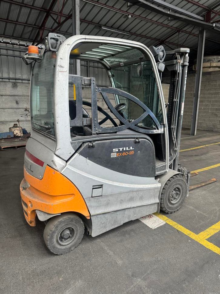 Chariot élévateur STILL RX60-25  2,5t Hauteur de levée 4,4m, Bricolage & Construction, Outillage | Pièces de machine & Accessoires
