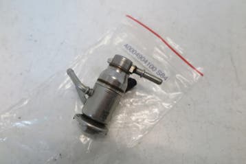 AdBlue injector Mercedes Benz W213 A0004904100, Auto-onderdelen, Verzenden, Gebruikt