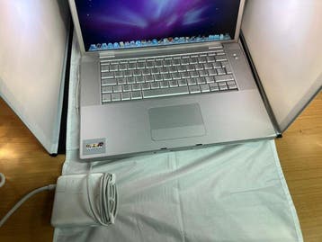 Apple MacBook Pro 15 (MacBookPro2,2) ,without batttery