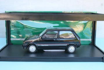 Cult Scale 1:18 - Voiture miniature - MG Metro Turbo,