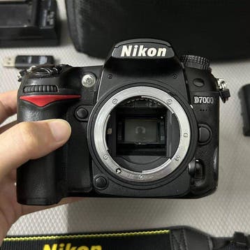 Nikon D7000 16.2 MP DSLR Camera - AF-S DX NIKKOR 18-105mm, Nieuw