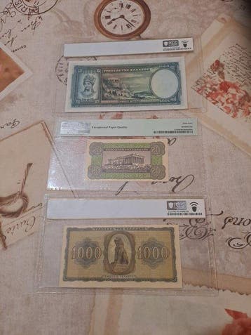 Grèce. - 3 banknotes - all graded - various dates - Pick, Timbres & Monnaies, Billets de banque | Europe | Billets non-euro