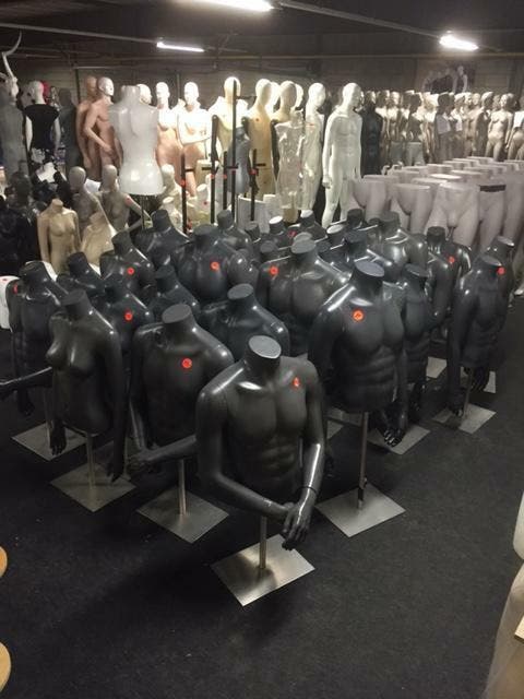 *TIP*  heren en dames torso's antraciet, Articles professionnels, Aménagement de Bureau & Magasin | Commerce & Inventaire, Enlèvement ou Envoi