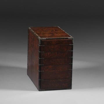 Petit meuble à 7 tiroirs ouvrant des deux côtés - bois burl
