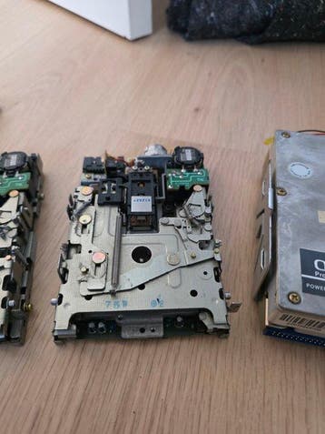 Set of 4 Vintage Apple Macintosh Drives – 3x Sony Floppy, Nieuw