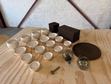 Maarten Baptist - JADE coffee cups - dark brown coasters -