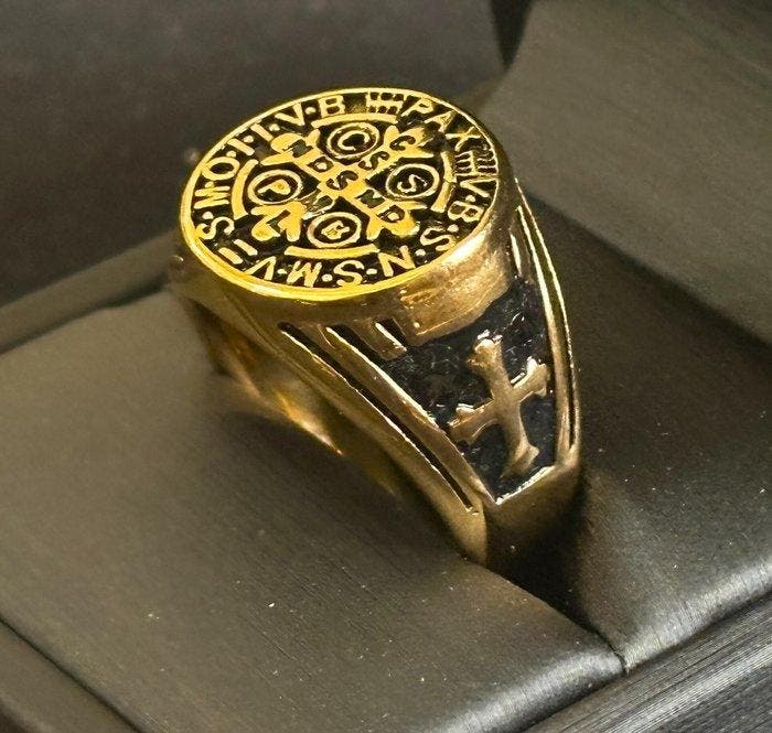Ring met het Kruis van Sint-Benedictus - Ring -, Antiek en Kunst, Antiek | Boeken en Manuscripten
