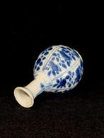 Vaas, in uitstekende staat - Porselein - China - Kangxi, Antiek en Kunst