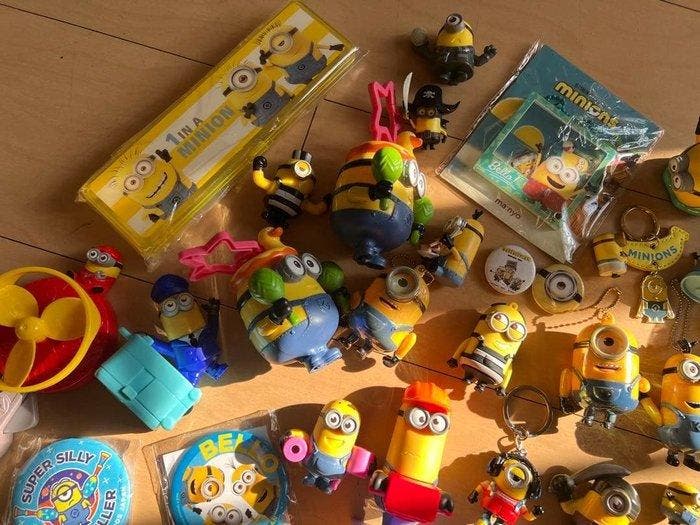 Minions Movie Merchandise Lot Figures, Keychains, Plush &, Antiek en Kunst, Antiek | Speelgoed