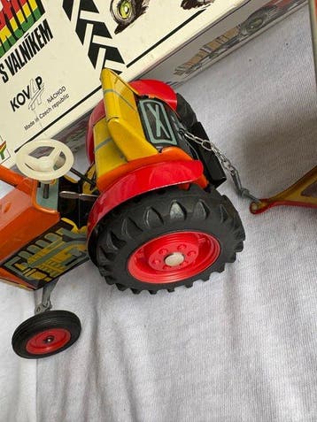 KOVAP Blikken Tractor met Aanhanger & Wals – Met Dozen -