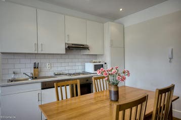 Appartement aan Avenue des Gloires Nationales, Ganshoren, Immo, 50 m² of meer