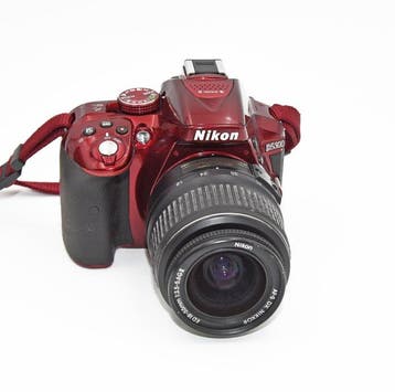 Nikon D5300 Bordeaux Edition + Nikkor 18-55mm VR II Digitale, Nieuw