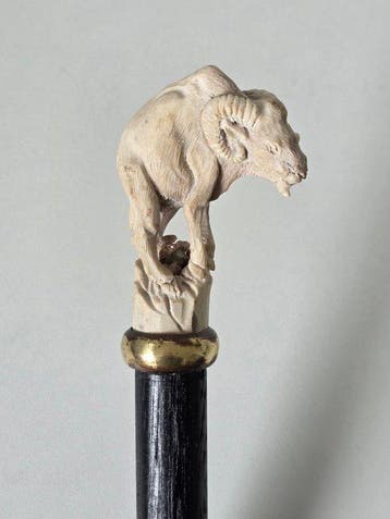 Gedetailleerd Ram - Handsnijwerk Wandelstok - Hertengewei