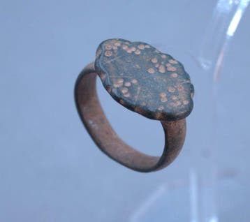 Medieval, Crusaders bronze Ring with Punched-dot