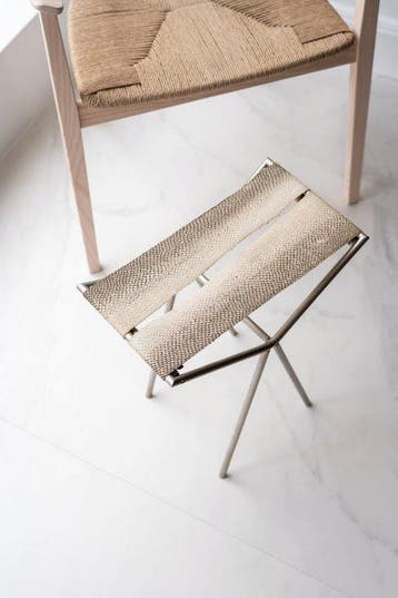 Studio Nienke Hoogvliet - Kruk - Visleer,, Roestvrij staal -