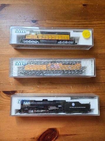 Kato N - 176-2007A/176-8401/126-0200 - Diesellocomotief (3), Nieuw