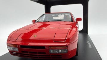 Autoart 1:18 - Modelauto - PORSCHE 944 TURBO - 1985 -