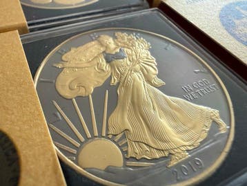 Austria, Australia, UK, USA. 2019 Golden ring 1 troy ounce, Postzegels en Munten