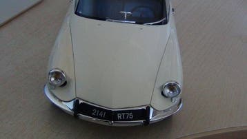 Otto Mobile 1:18 - Voiture miniature - Citroën DS (1963)