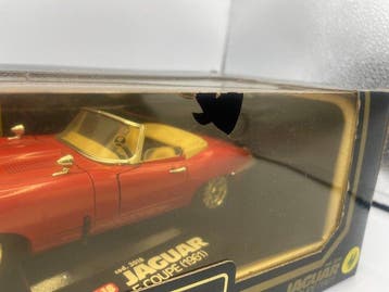 Bburago 1:18 - Voiture miniature - Jaguar E-Type Cabriolet